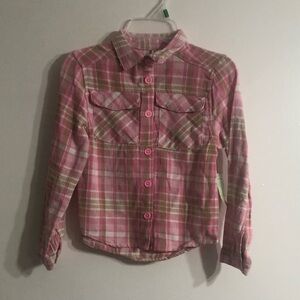 Extremely Me girl’s buttons down flannel shirt two front pockets pink plaid